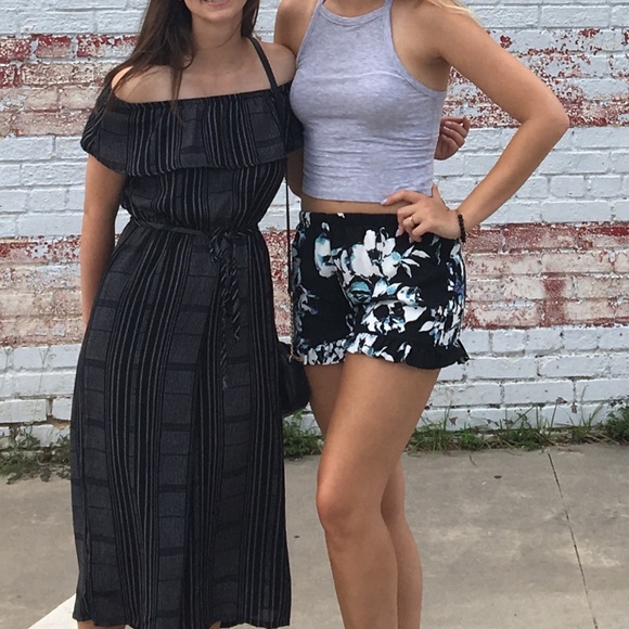 Black frill boutique shorts - Picture 1 of 2